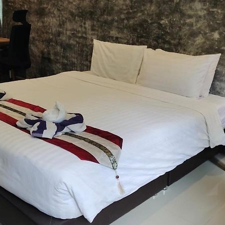 Le Grand Bleu Hotel Wok Tum Ngoại thất bức ảnh