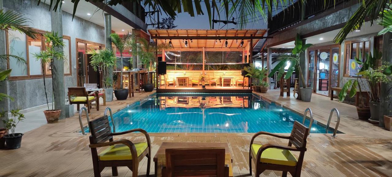 Le Grand Bleu Hotel Wok Tum Ngoại thất bức ảnh