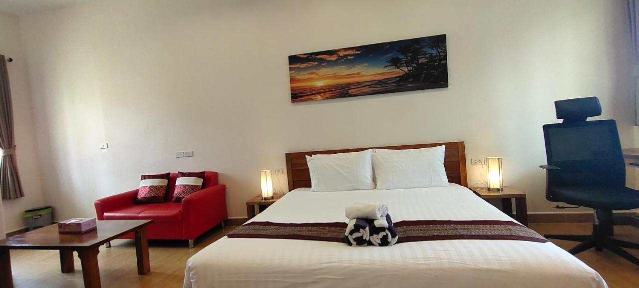 Le Grand Bleu Hotel Wok Tum Ngoại thất bức ảnh