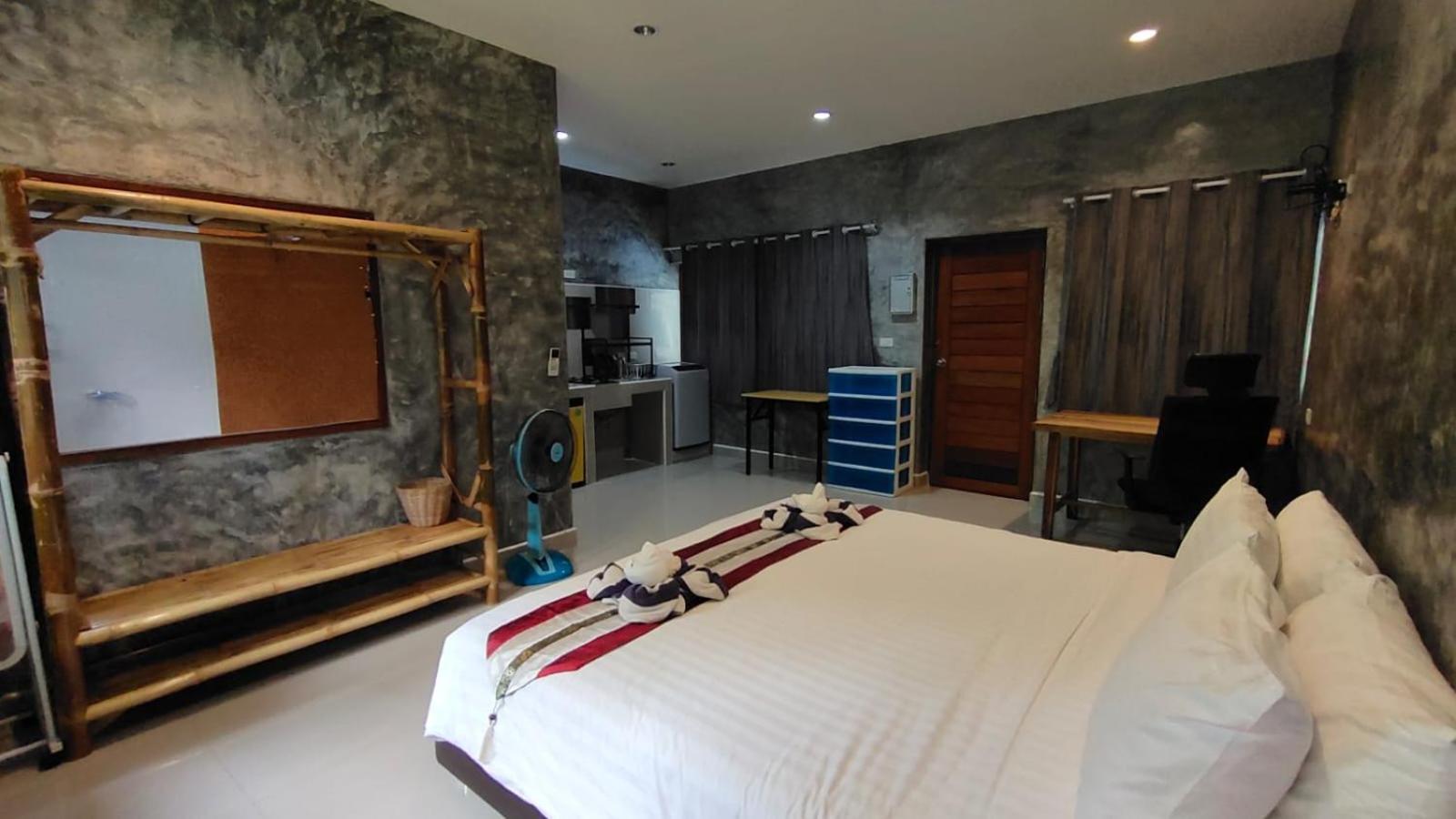 Le Grand Bleu Hotel Wok Tum Ngoại thất bức ảnh
